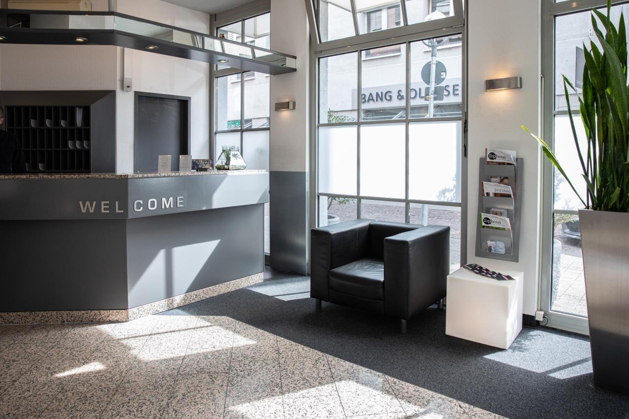 Alfa Hotel Karlsruhe Buitenkant foto