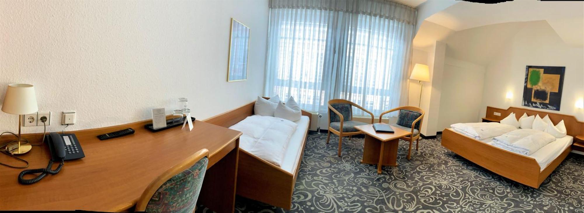 Alfa Hotel Karlsruhe Buitenkant foto