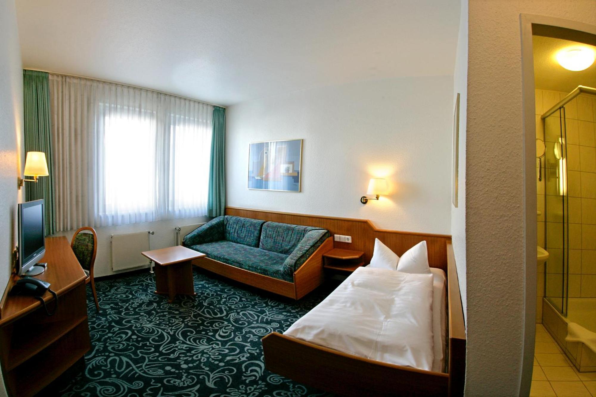 Alfa Hotel Karlsruhe Buitenkant foto