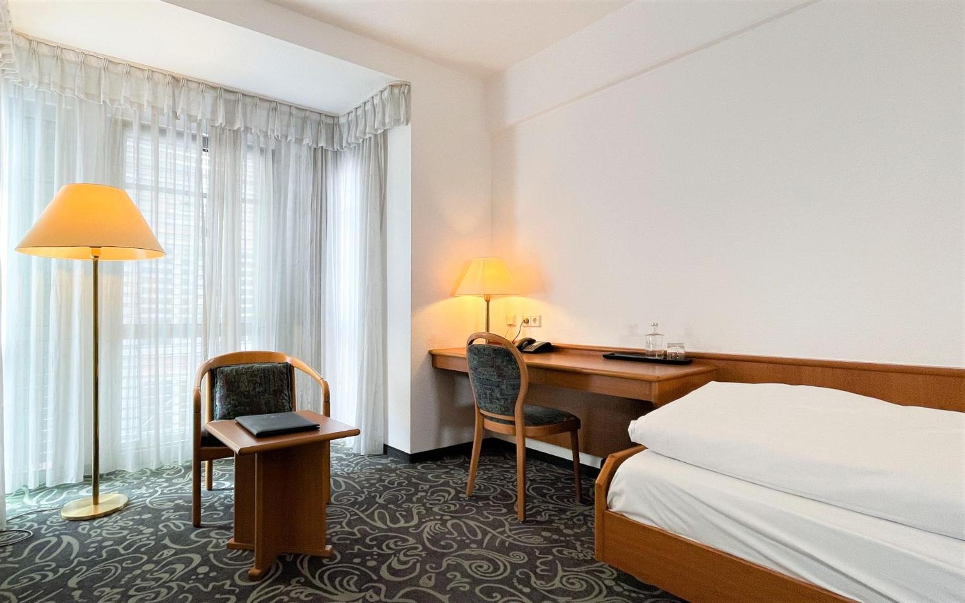 Alfa Hotel Karlsruhe Buitenkant foto