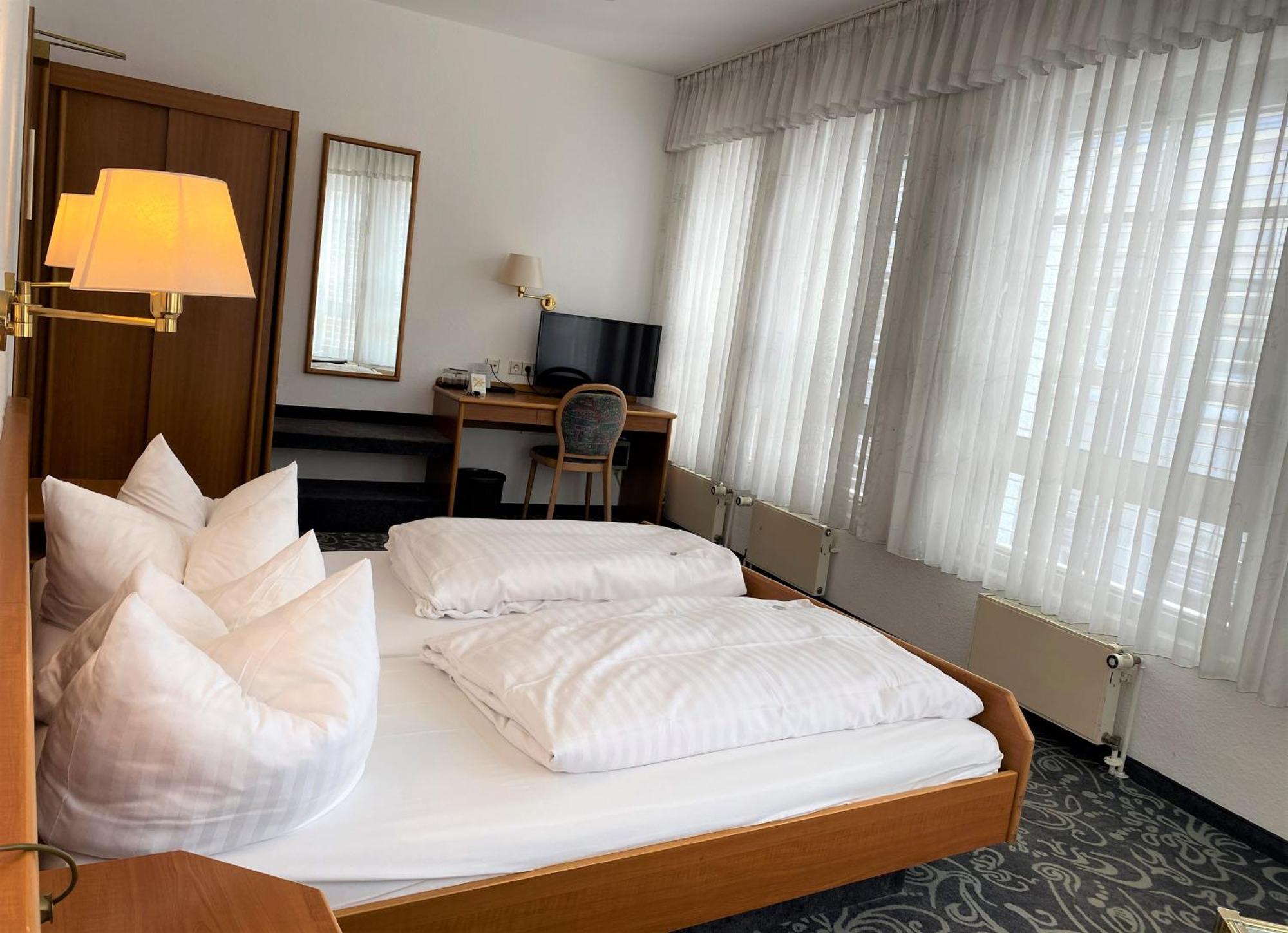 Alfa Hotel Karlsruhe Buitenkant foto