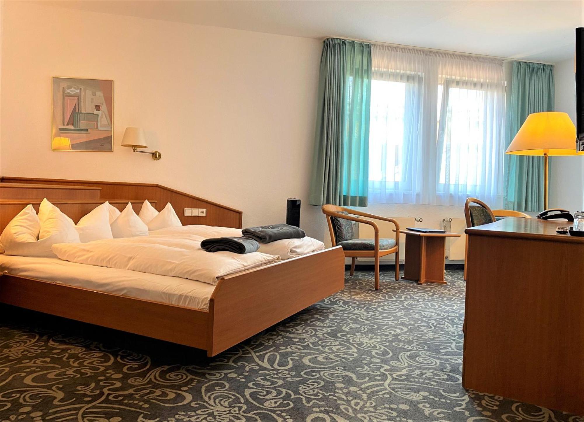 Alfa Hotel Karlsruhe Buitenkant foto