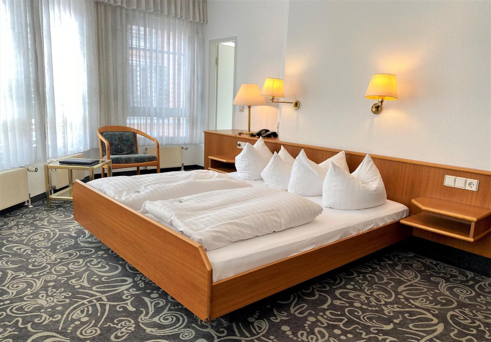 Alfa Hotel Karlsruhe Buitenkant foto