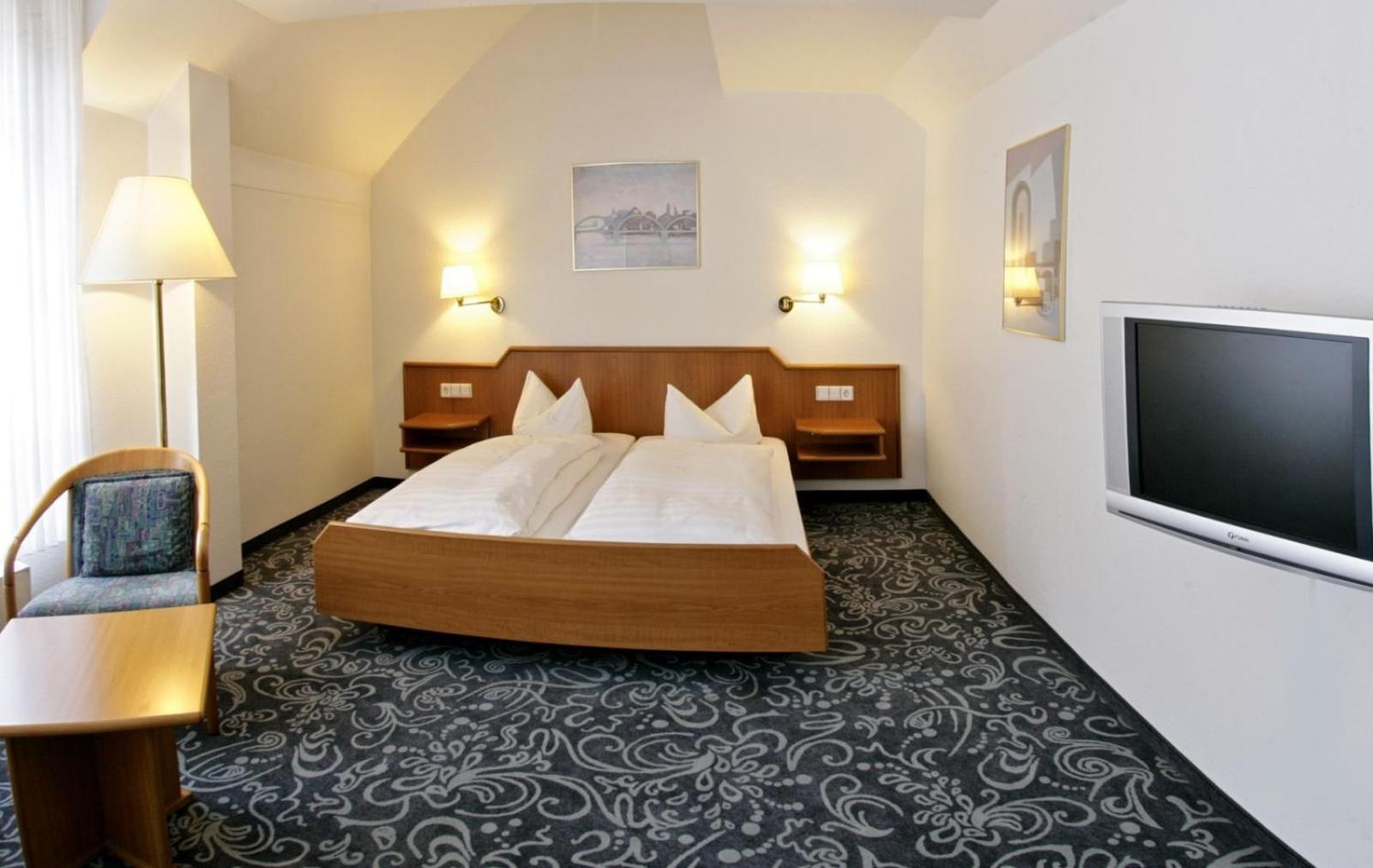Alfa Hotel Karlsruhe Buitenkant foto